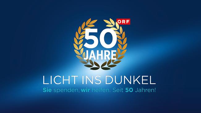 Ein dunkelblauer Hintergrund. Mittig befindet sich das 50 Jahre Licht ins Dunkel-Logo, die Schrift ist weiß, ein goldener Kranz schließt sich um "50 Jahre".  Darunter steht "LICHT INS DUNKEL. Sie spenden, wir helfen. Seit 50 Jahren!". 