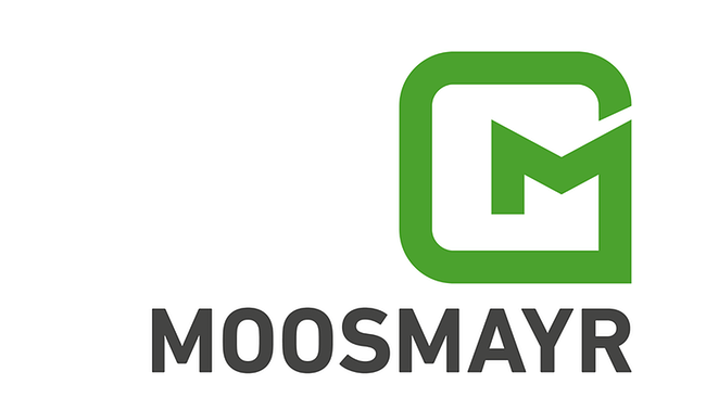 Moosmayr-Logo. Grünes M als Teil eines abgerundeten Quadrates, darunter der Schriftzug "MOOSMAYR".